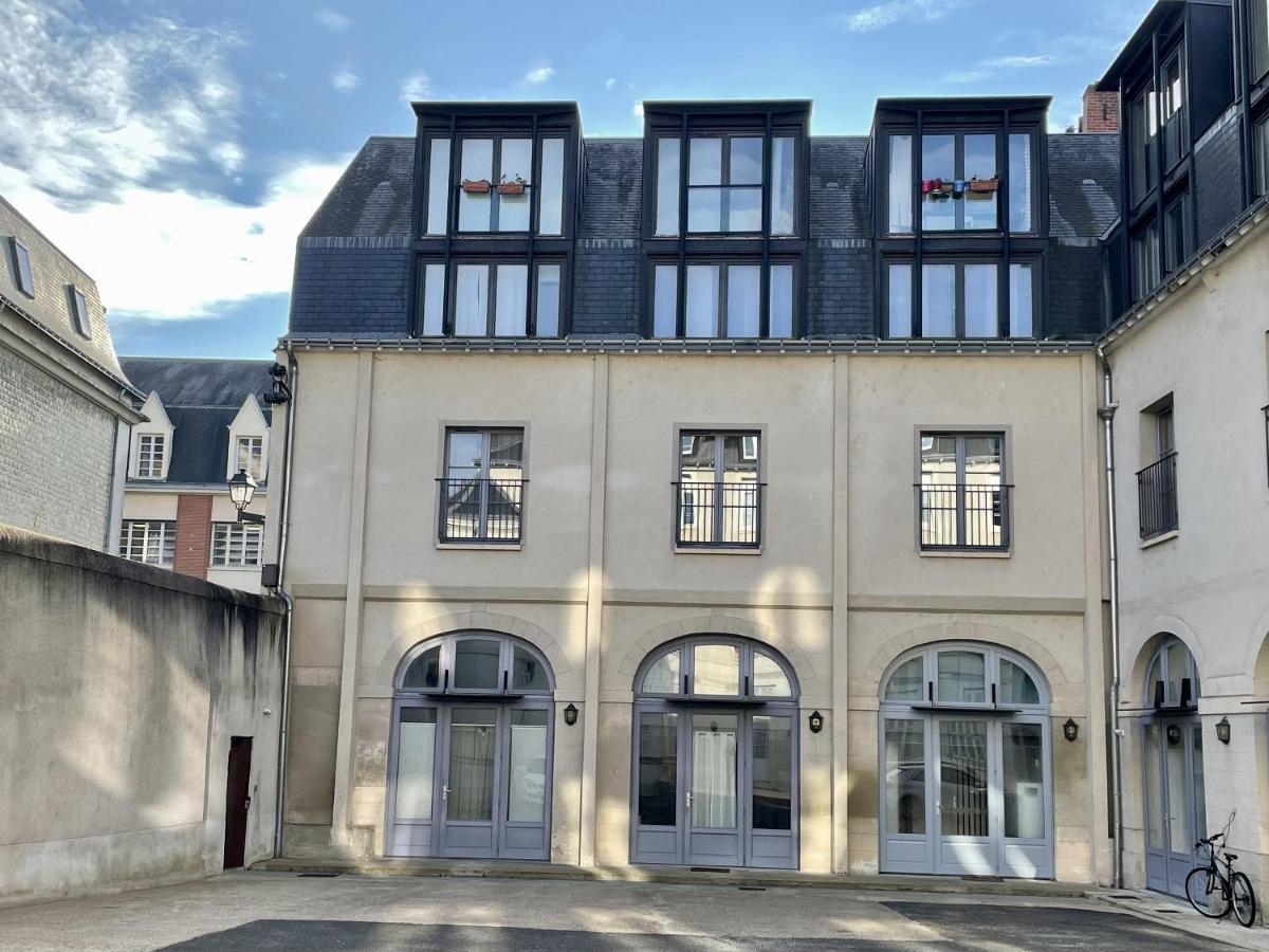 Le Baleschoux - Parking - Prestiplace Collection Tours Bagian luar foto