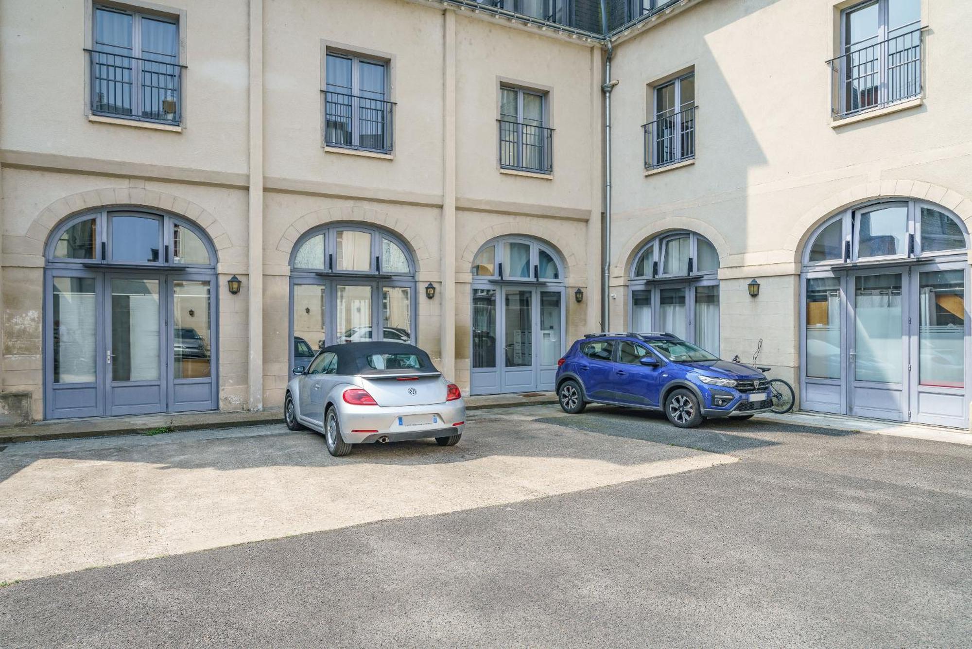 Le Baleschoux - Parking - Prestiplace Collection Tours Bagian luar foto