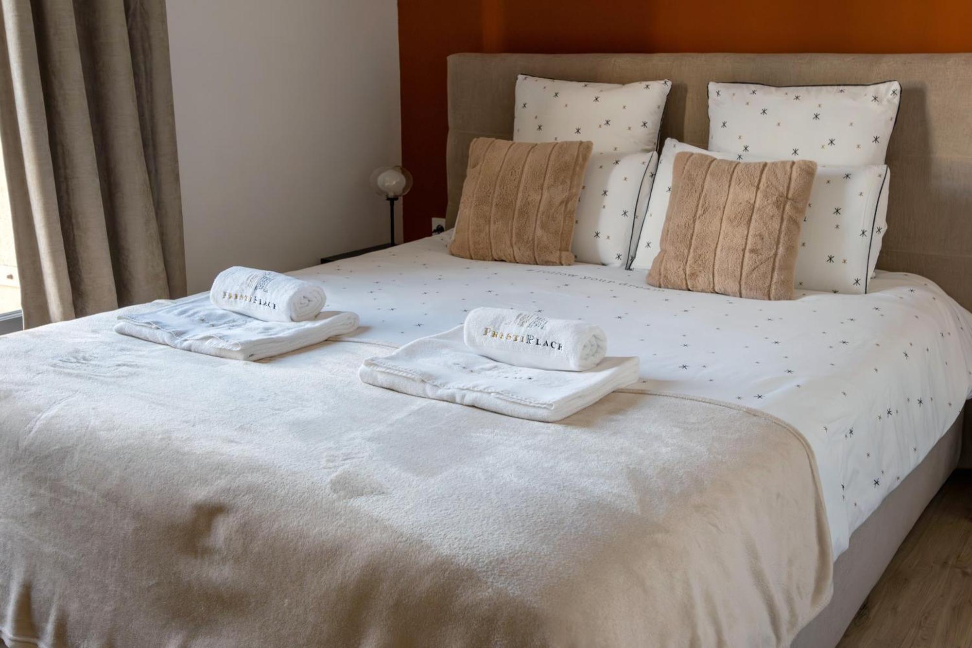 Le Baleschoux - Parking - Prestiplace Collection Tours Bagian luar foto